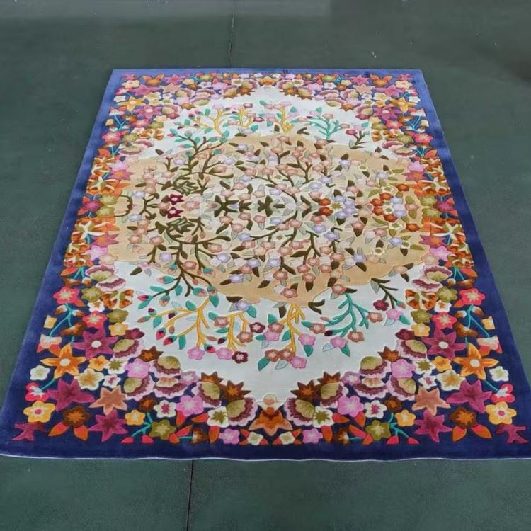 Flower-patterned Carpet