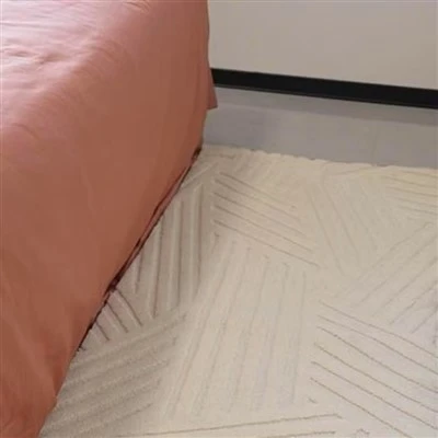 What kind of bedroom rug is suitable for a rustic bedroom?