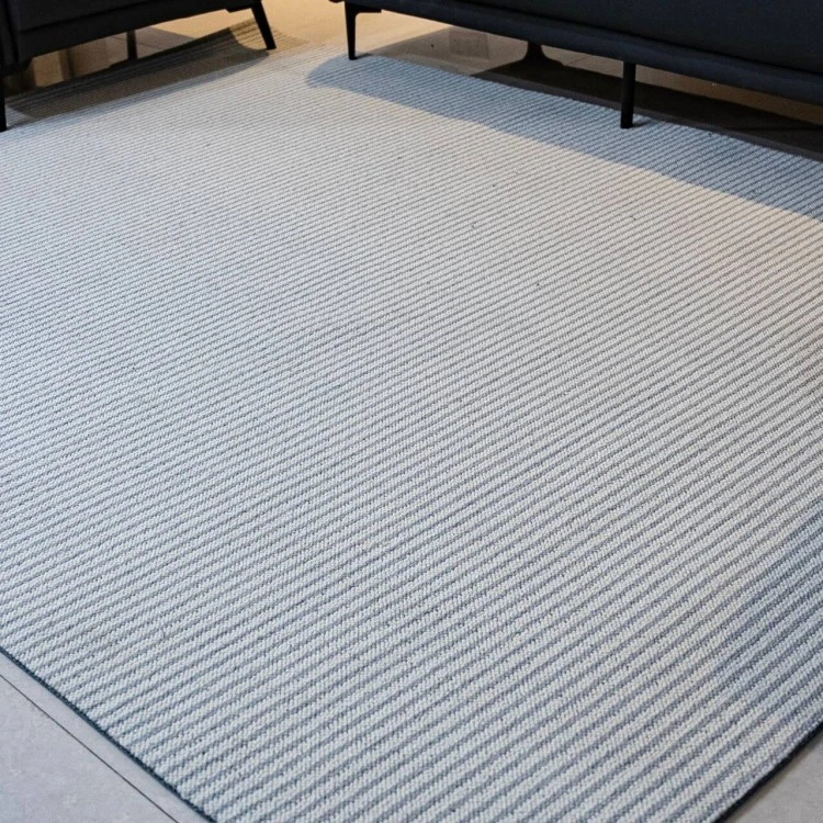 Striped Solid-colored Rug